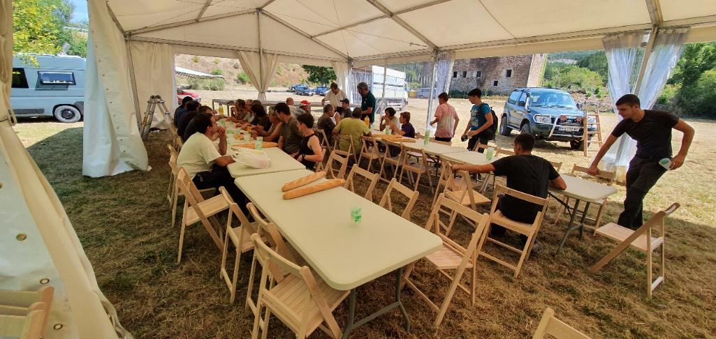 Inversión en la compra de una carpa y sillas por el Ayuntamiento del Valle de Arce